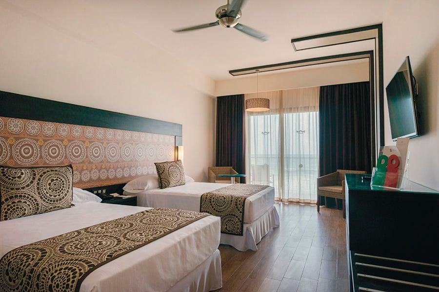 Jr. Suite with partial sea view
