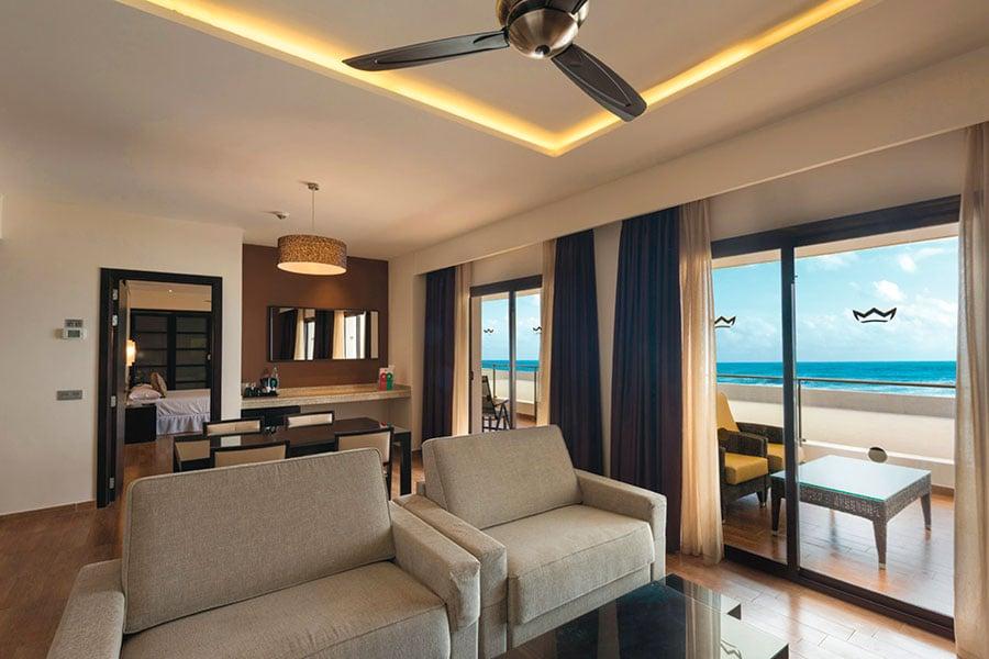 Senior Suite with sea view at Hotel Riu Sri Lanka, view 2
