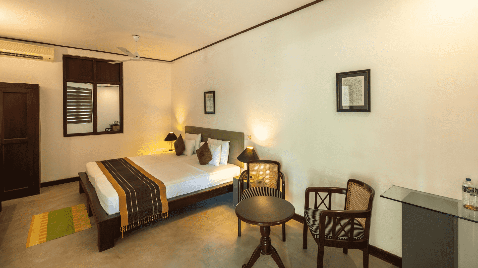 Interconnected Rooms