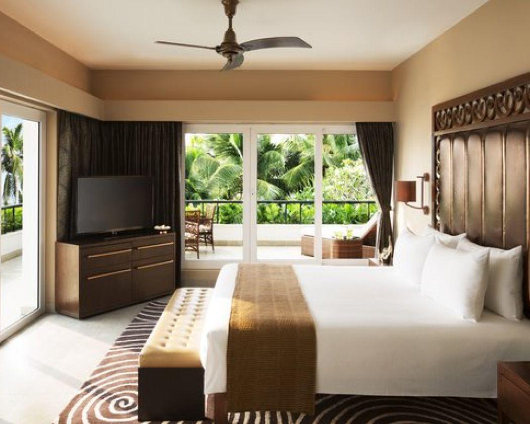 Presidential Suite Sea View King Bed