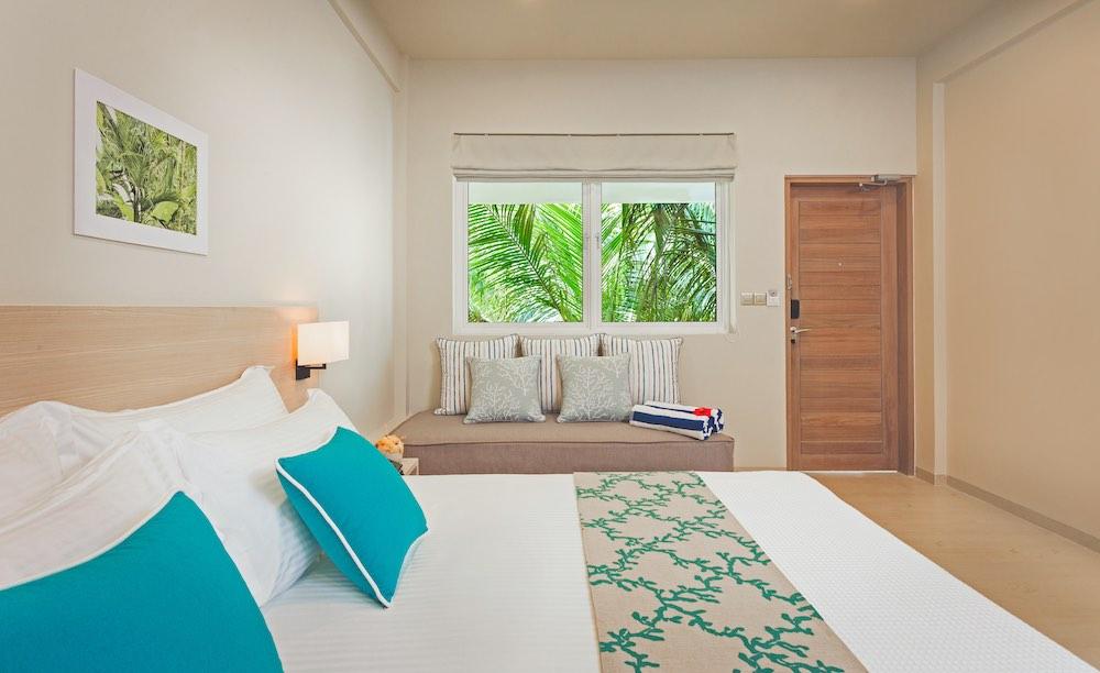 Garden room at Malahini Kuda Bandos, view 2