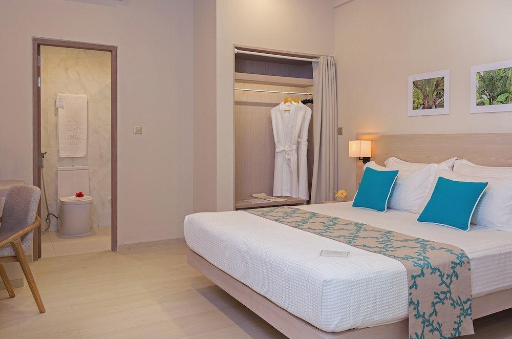 Garden room at Malahini Kuda Bandos, view 3