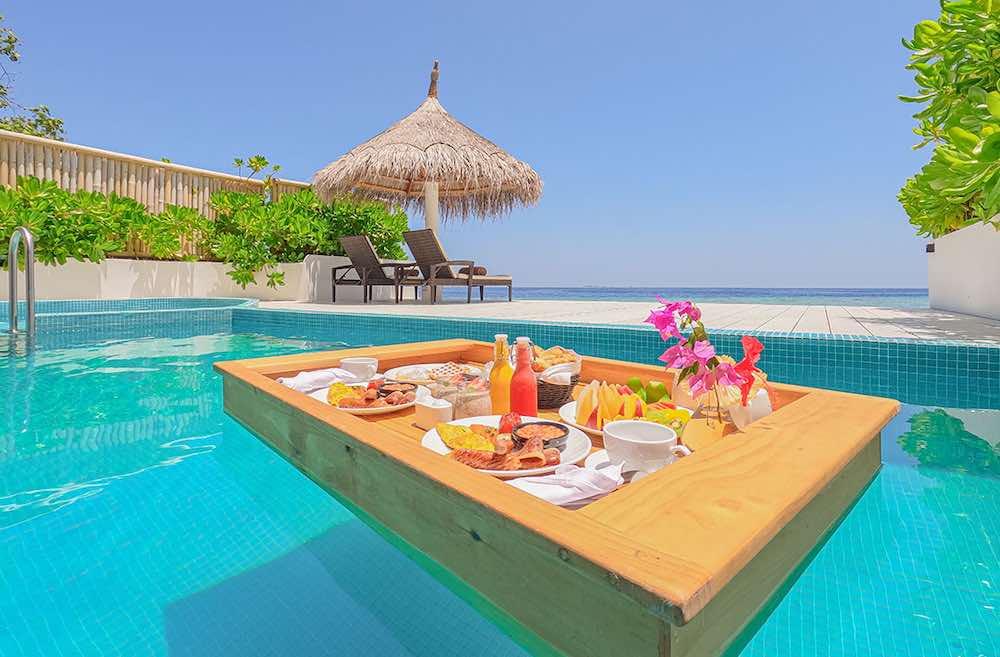 Beach Pool Suite at Malahini Kuda Bandos, view 4