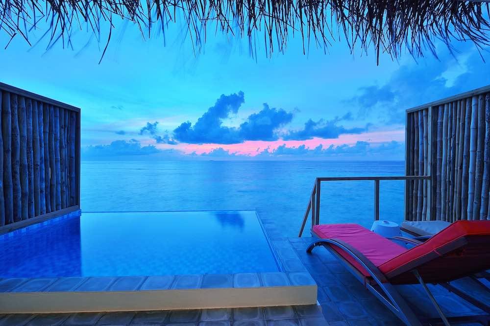 Lagoon Villa with Pool