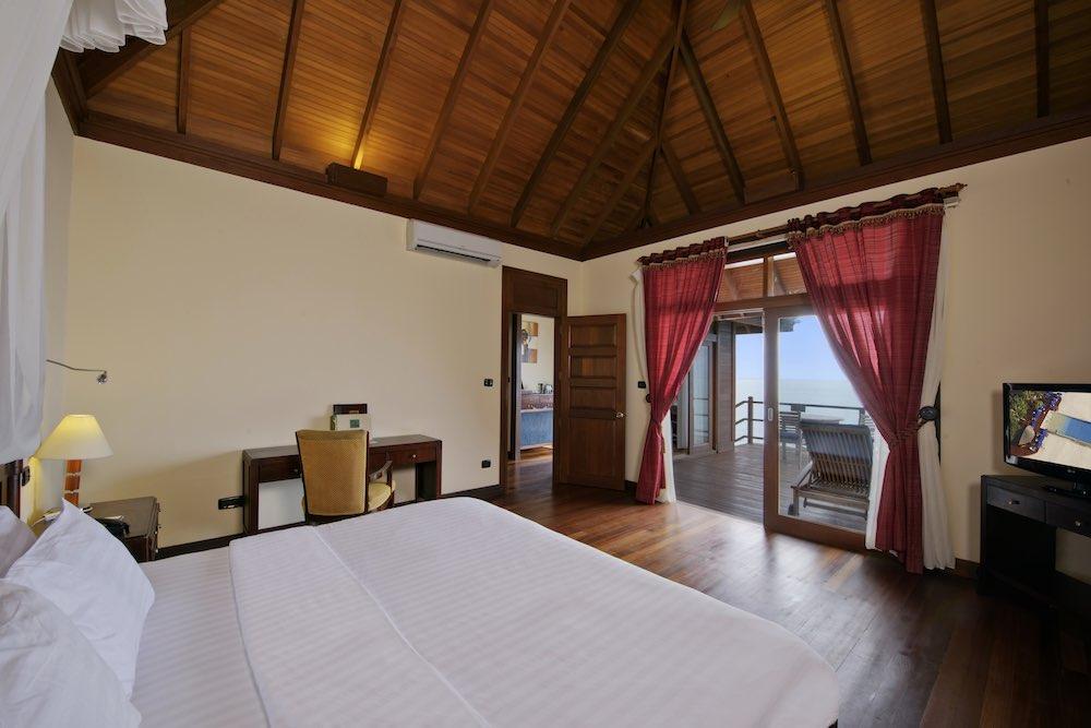 Prestige Jacuzzi Water Villa at Sun Siyam Olhuveli, view 2