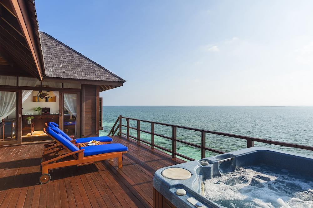 Prestige Jacuzzi Water Villa