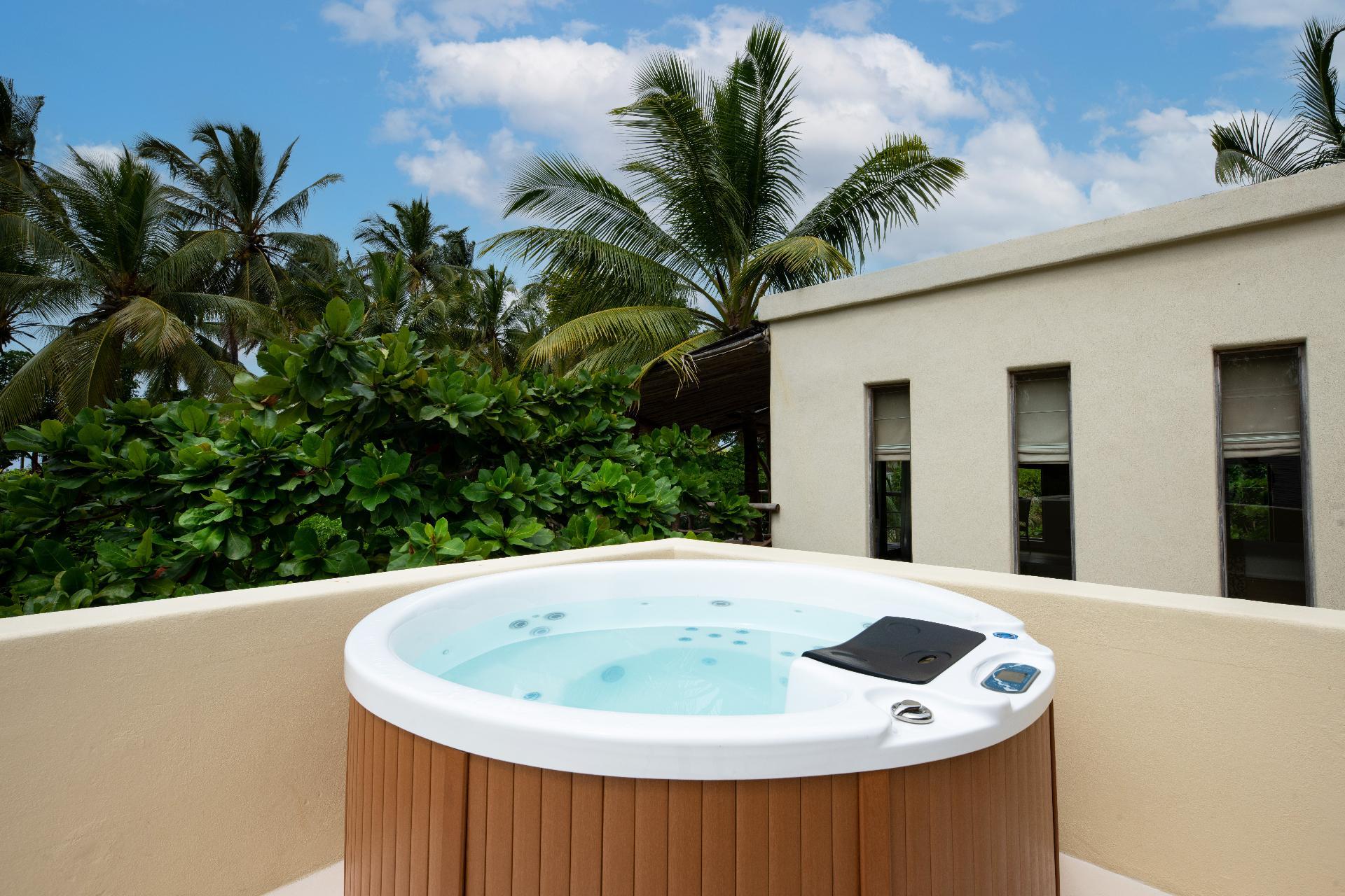 Deluxe Room with Hot Tub at Zanzibar White Sand Luxury Villas and Spa
