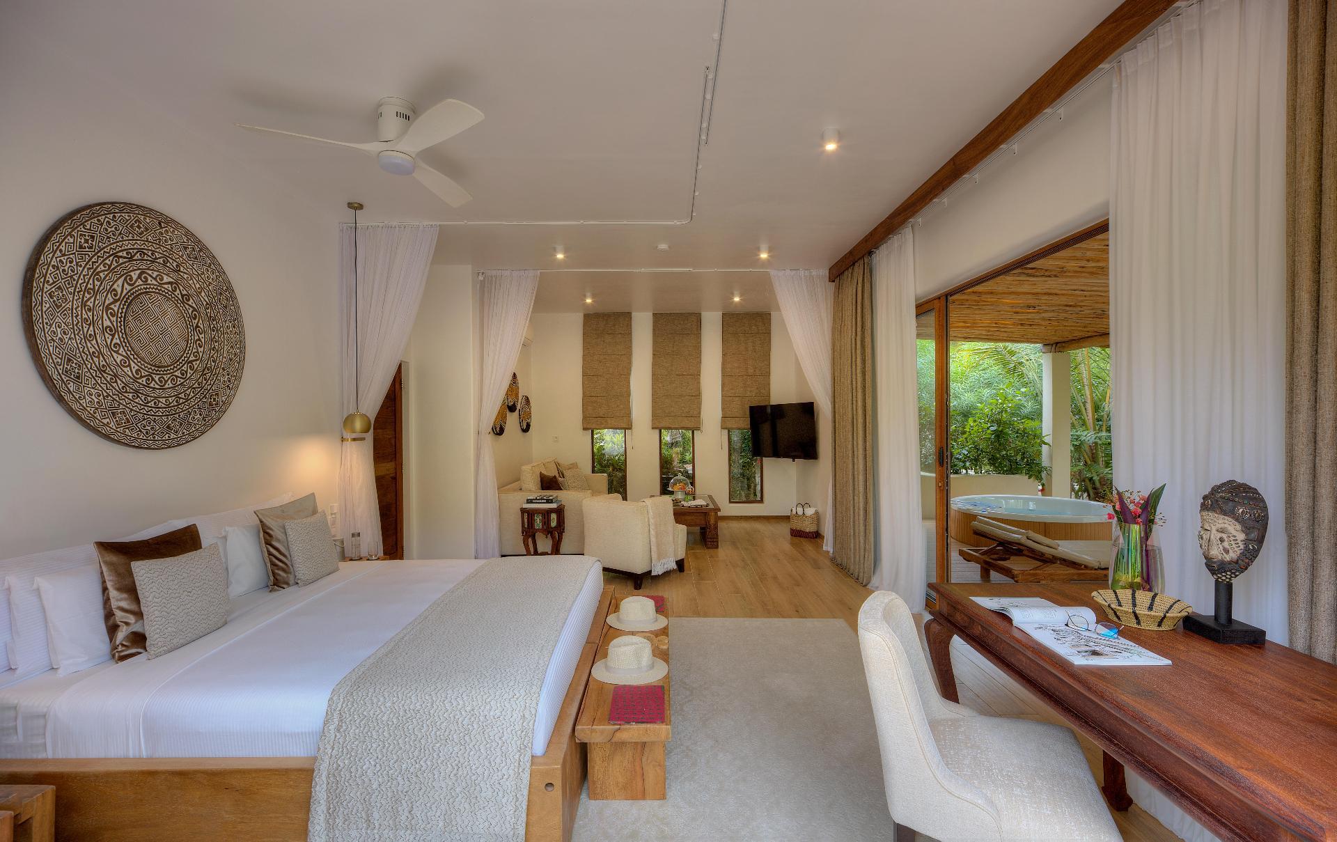 Garden Villa with Hot Tub
