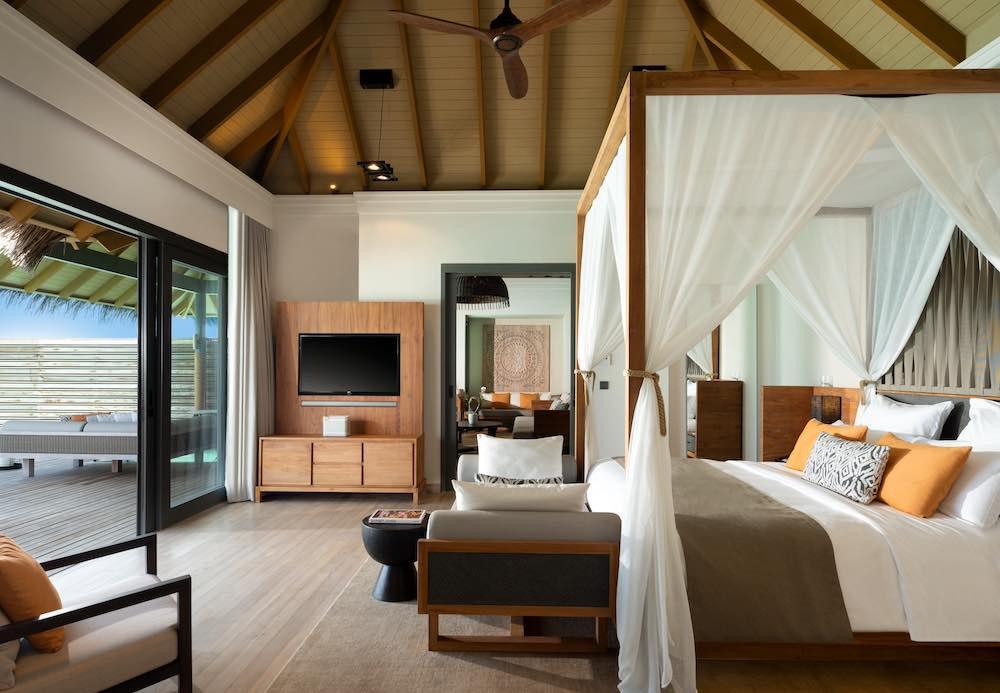 One Bedroom Overwater Pool Residence at Vakkaru, view 4