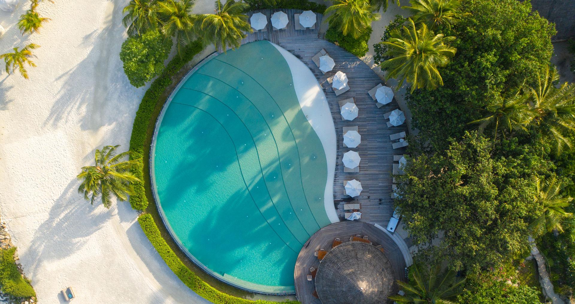 Veli Pool Bar at LUX South Ari Atoll