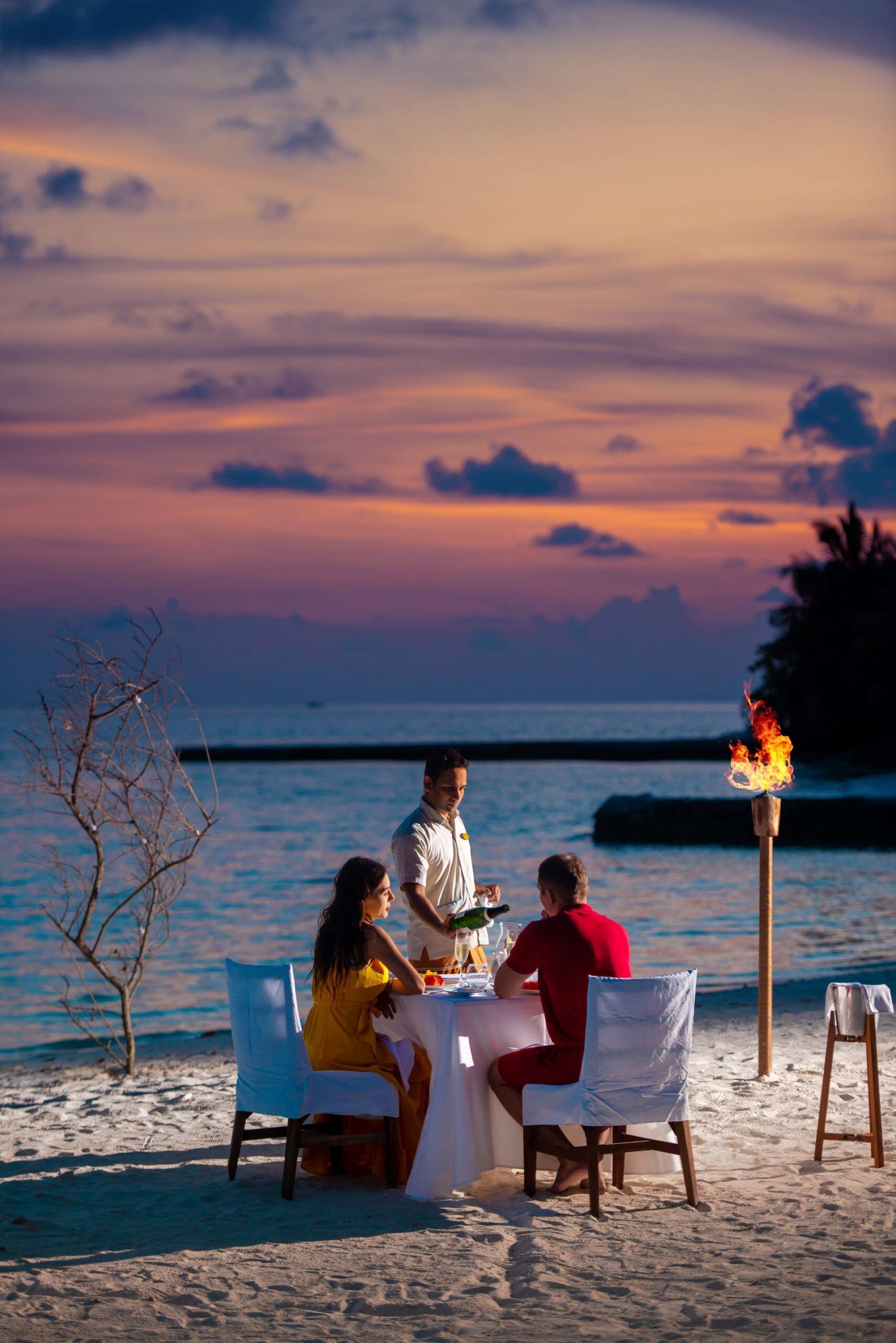 Sunset Bar at Makunudu Island