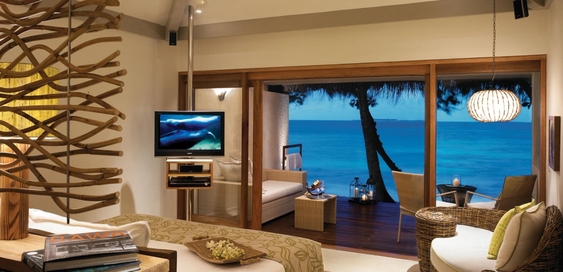 Deluxe Sunset Water Villa