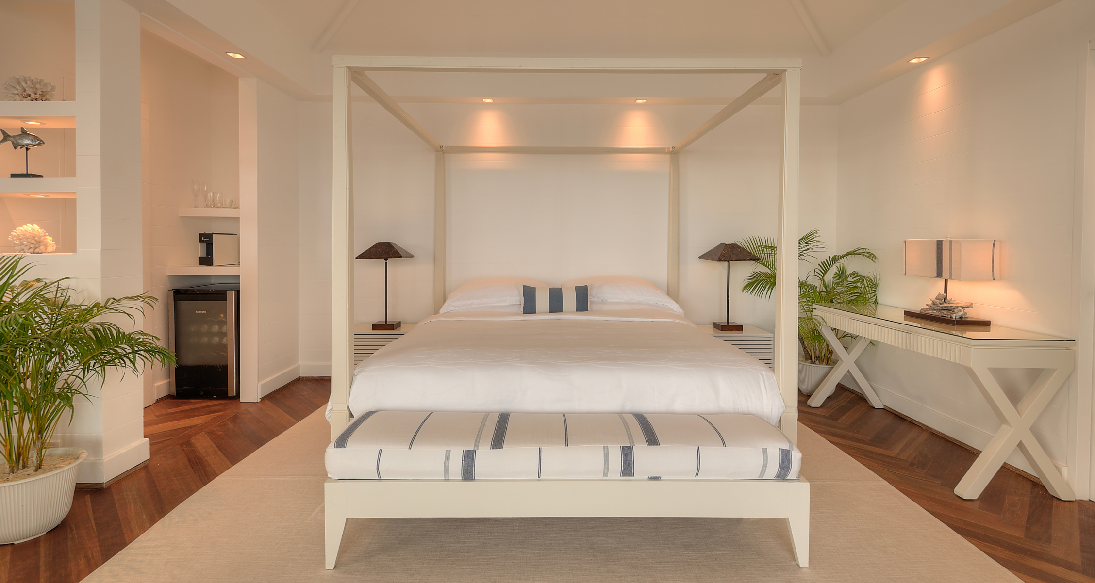 One Bedroom Water Villa at Diamonds Athuruga, view 2