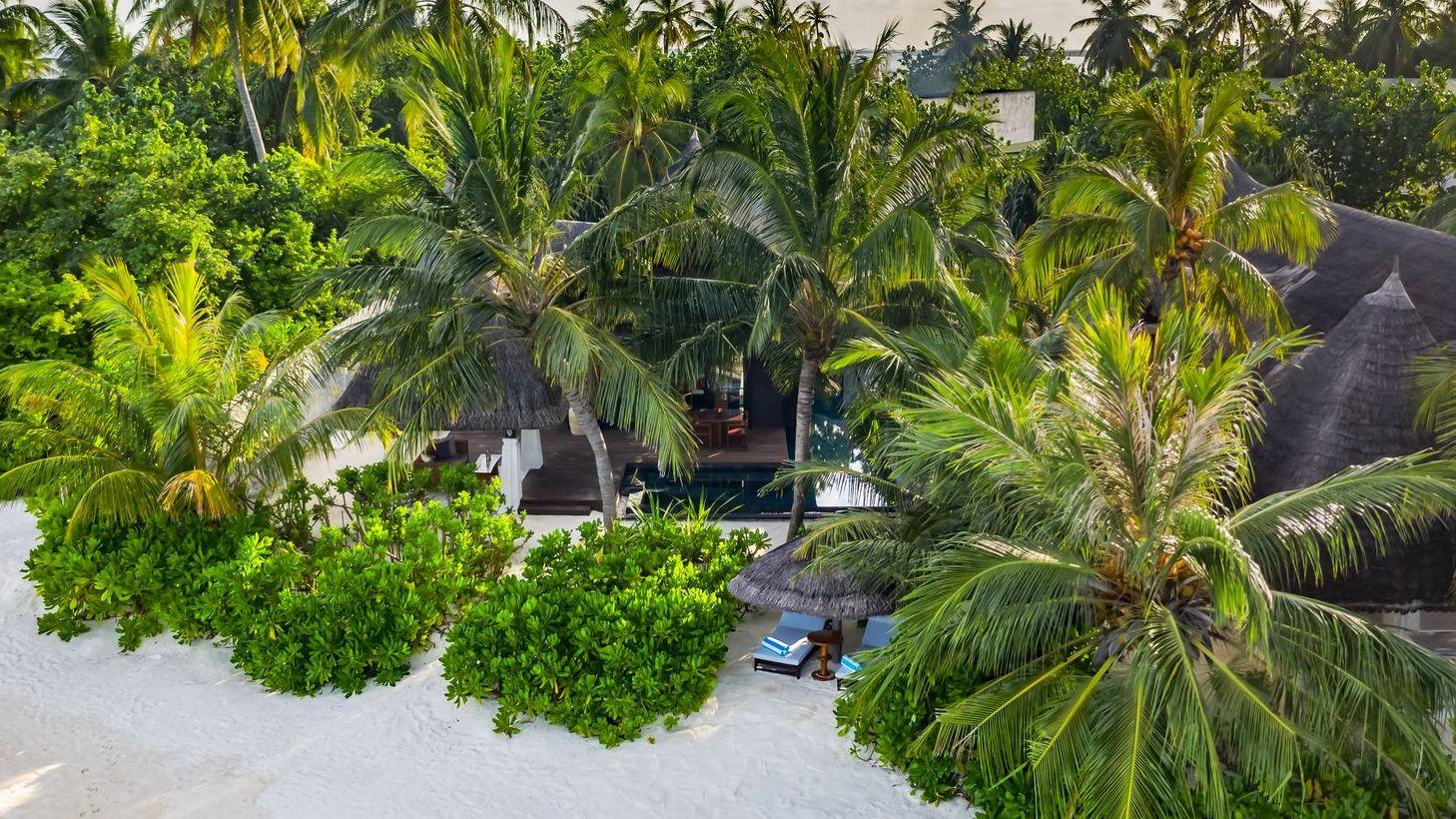 Earth Pool Villa Sunset at OZEN RESERVE BOLIFUSHI, view 1