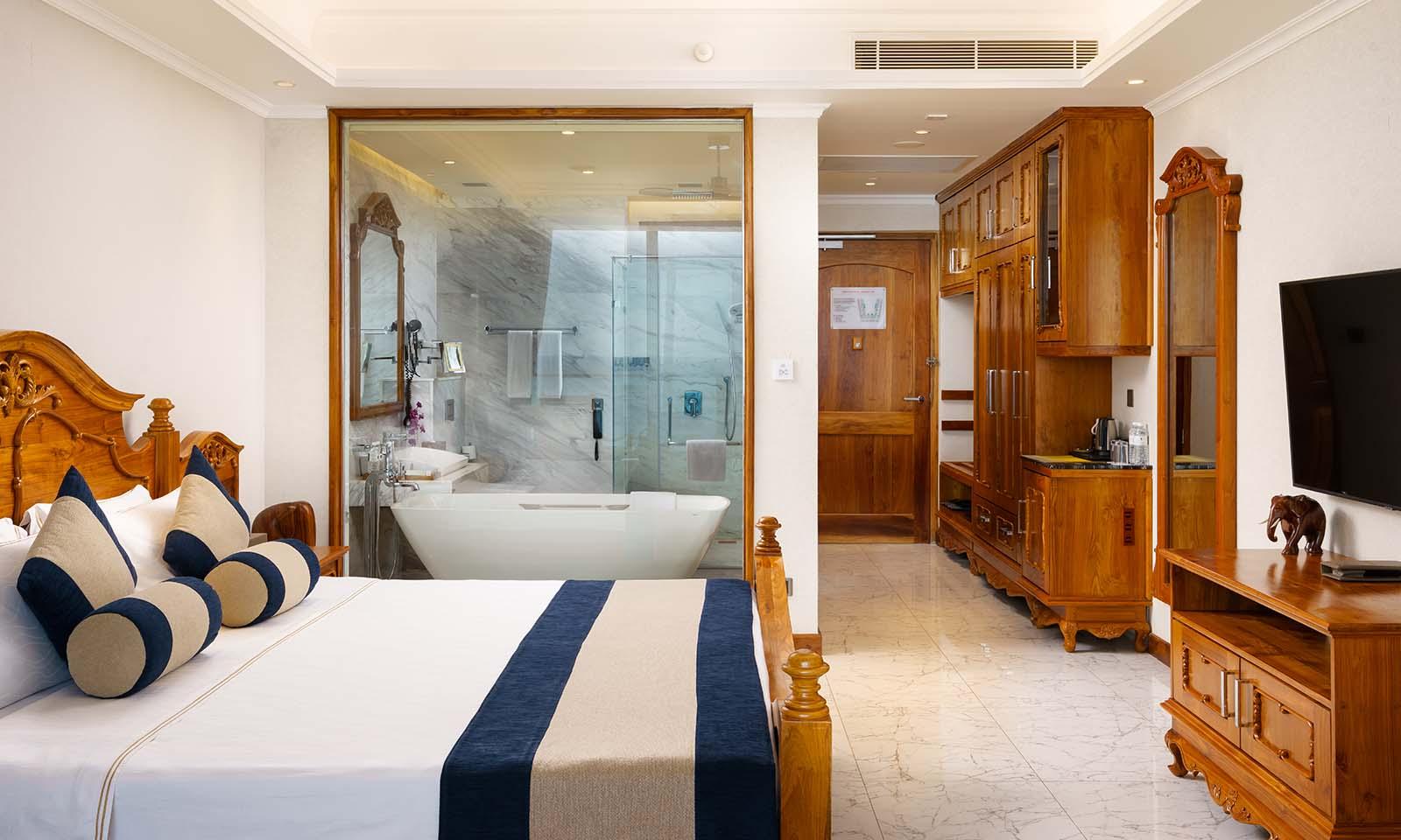 Premier Room at Araliya Beach Resort & Spa Unawatuna, view 2