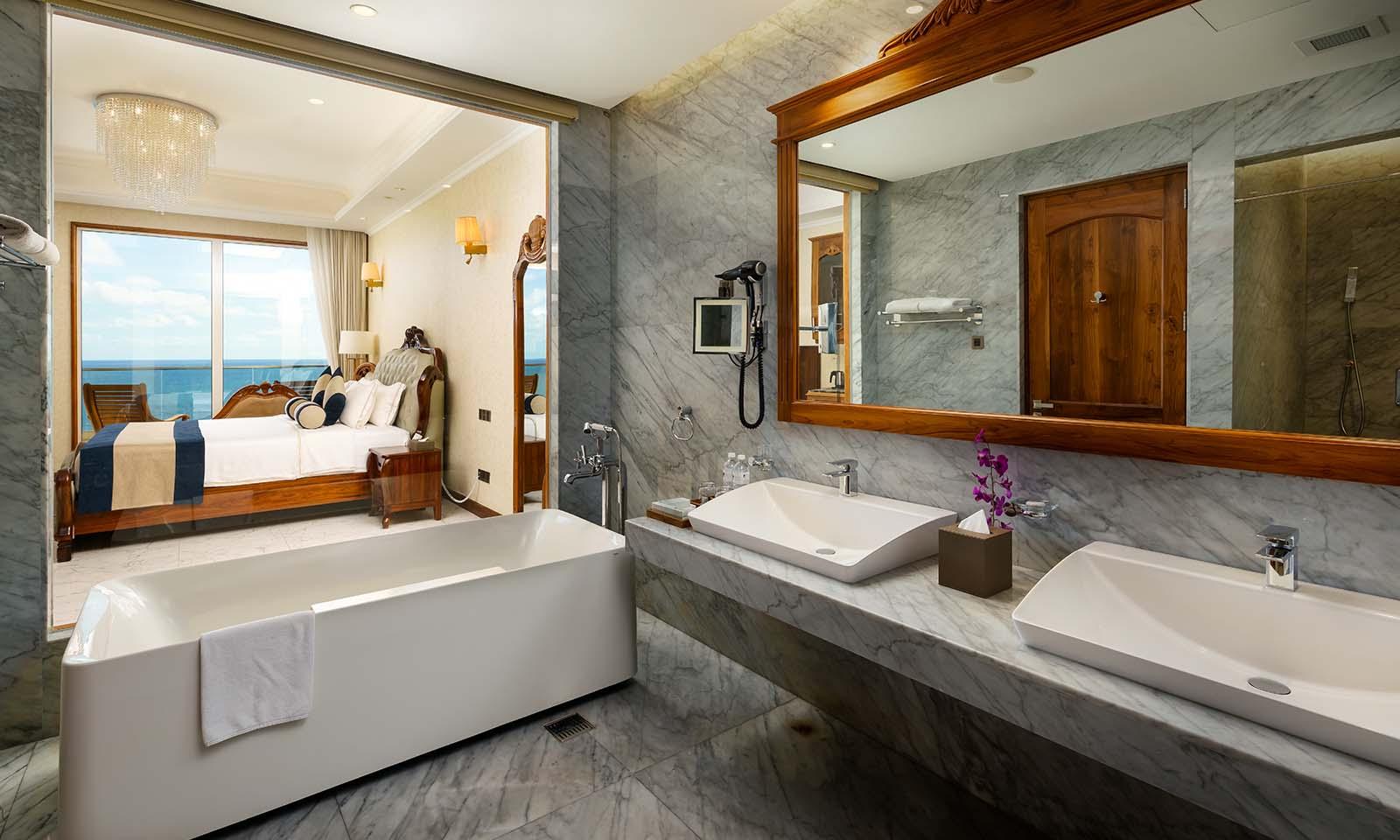 Royal Suite at Araliya Beach Resort & Spa Unawatuna, view 4
