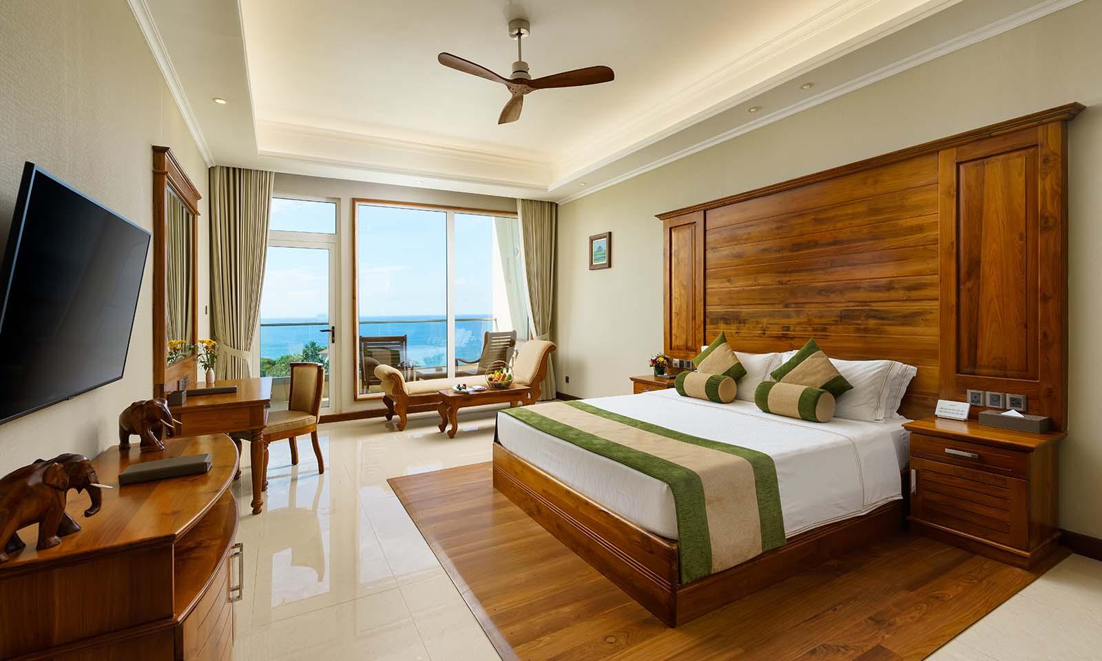 Deluxe Room at Araliya Beach Resort & Spa Unawatuna, view 1