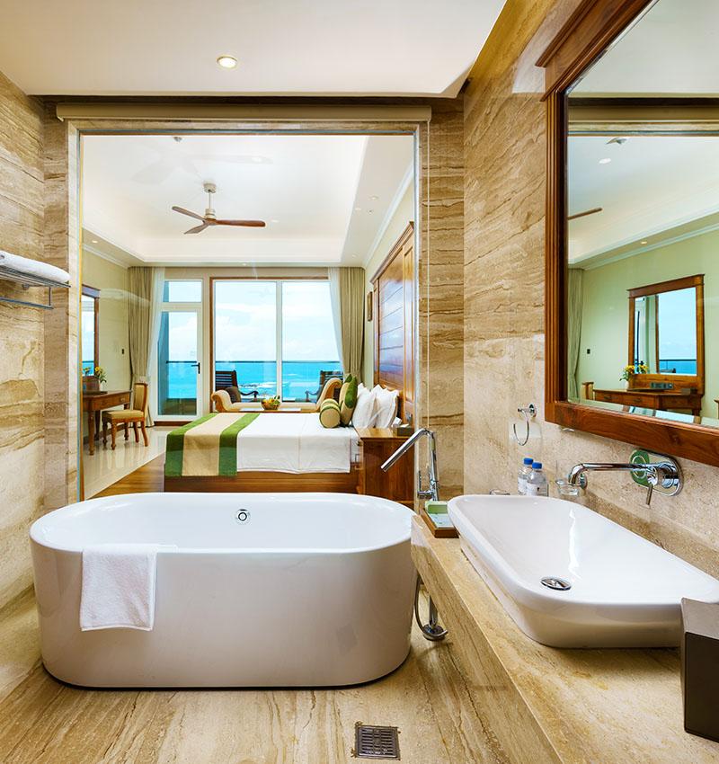 Deluxe Room at Araliya Beach Resort & Spa Unawatuna, view 5