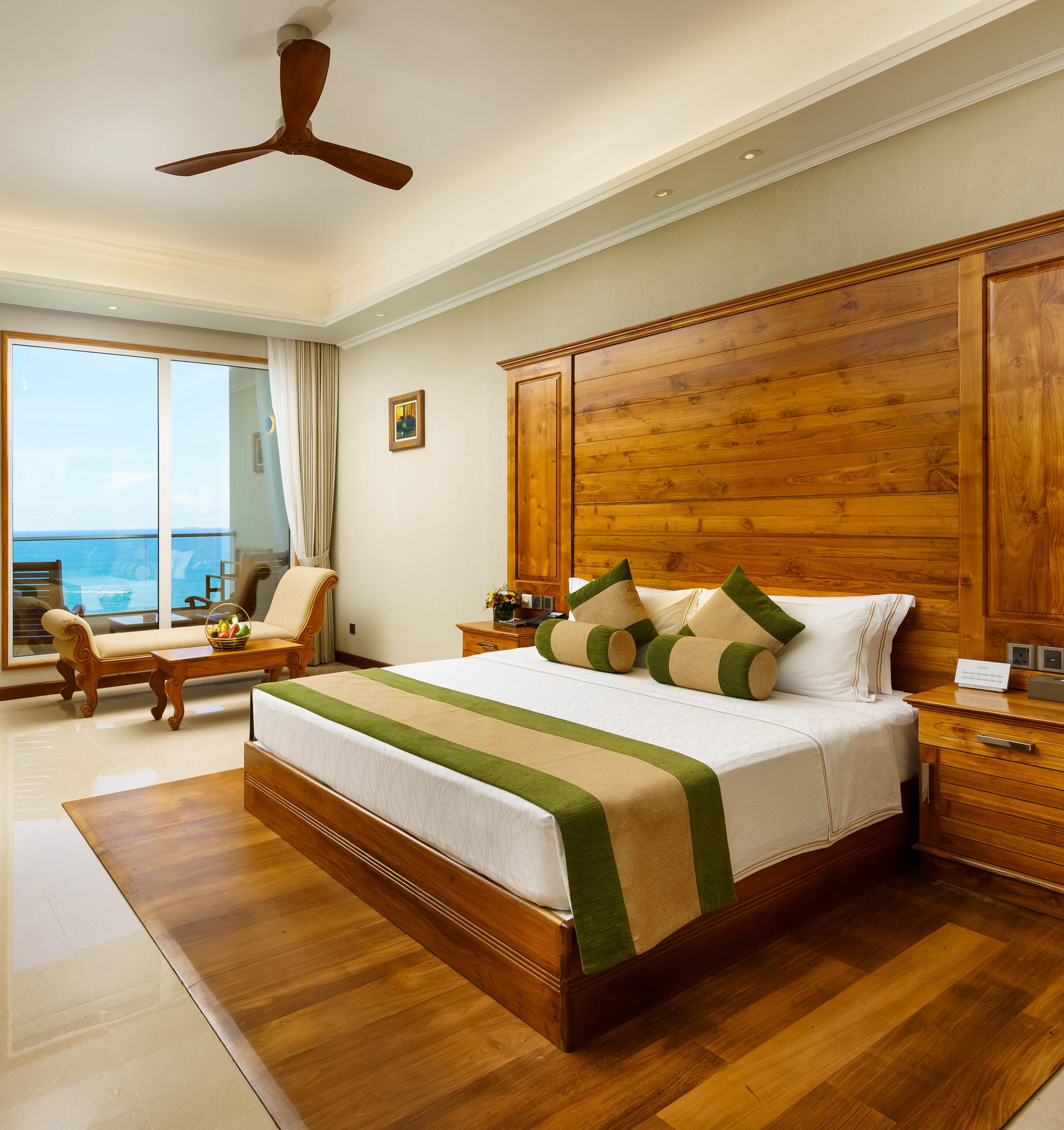 Deluxe Room at Araliya Beach Resort & Spa Unawatuna, view 7