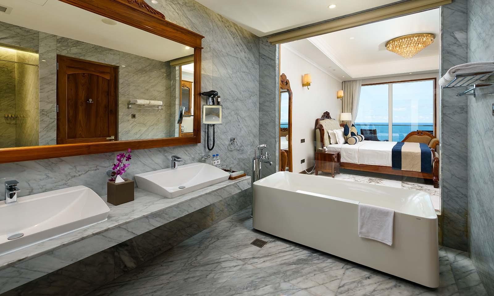 Presidential Suite at Araliya Beach Resort & Spa Unawatuna, view 1