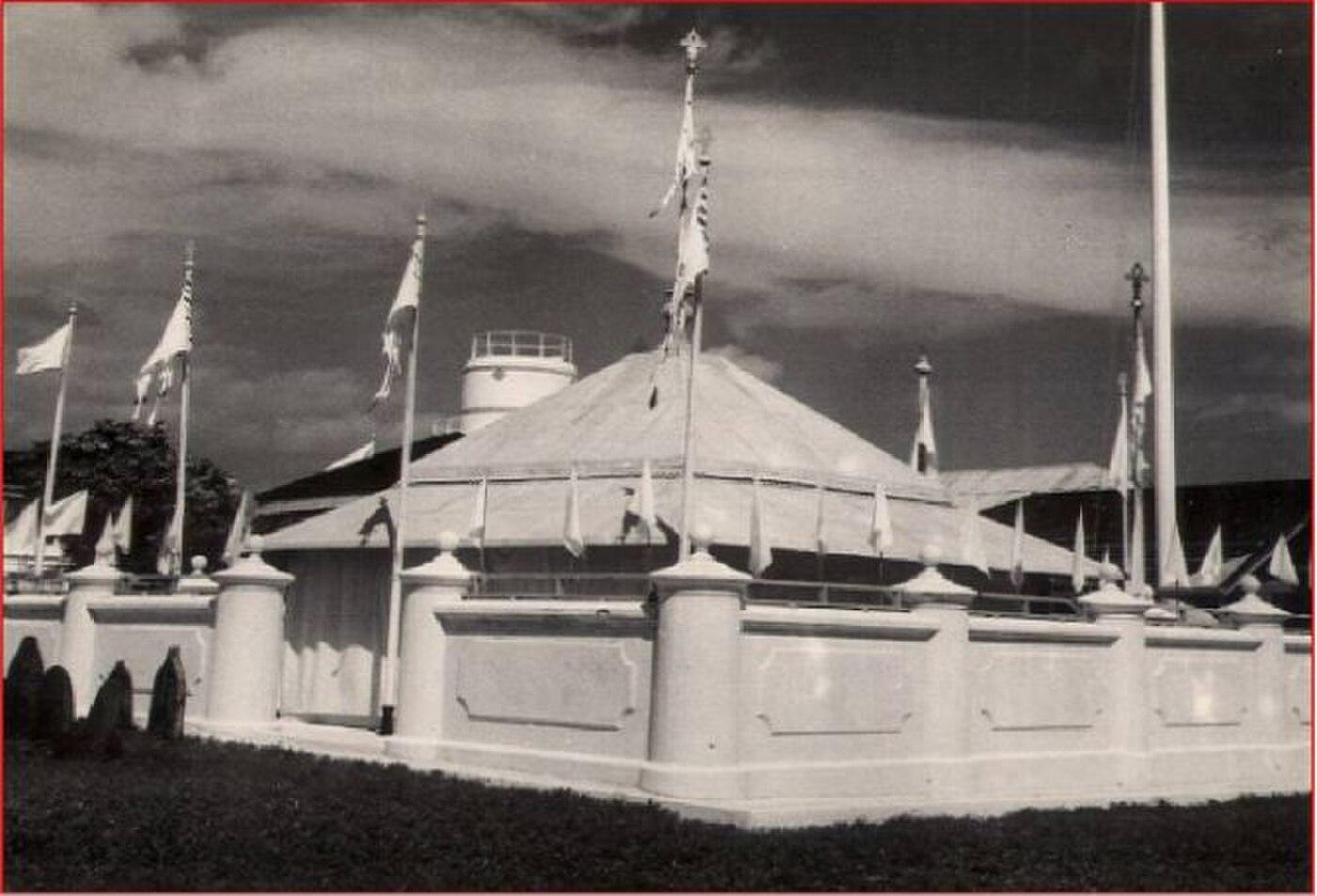 The Medhu Ziyaaraiy shrine in Malé, 1958 — traditionally held to be the tomb of Abu al-Barakat