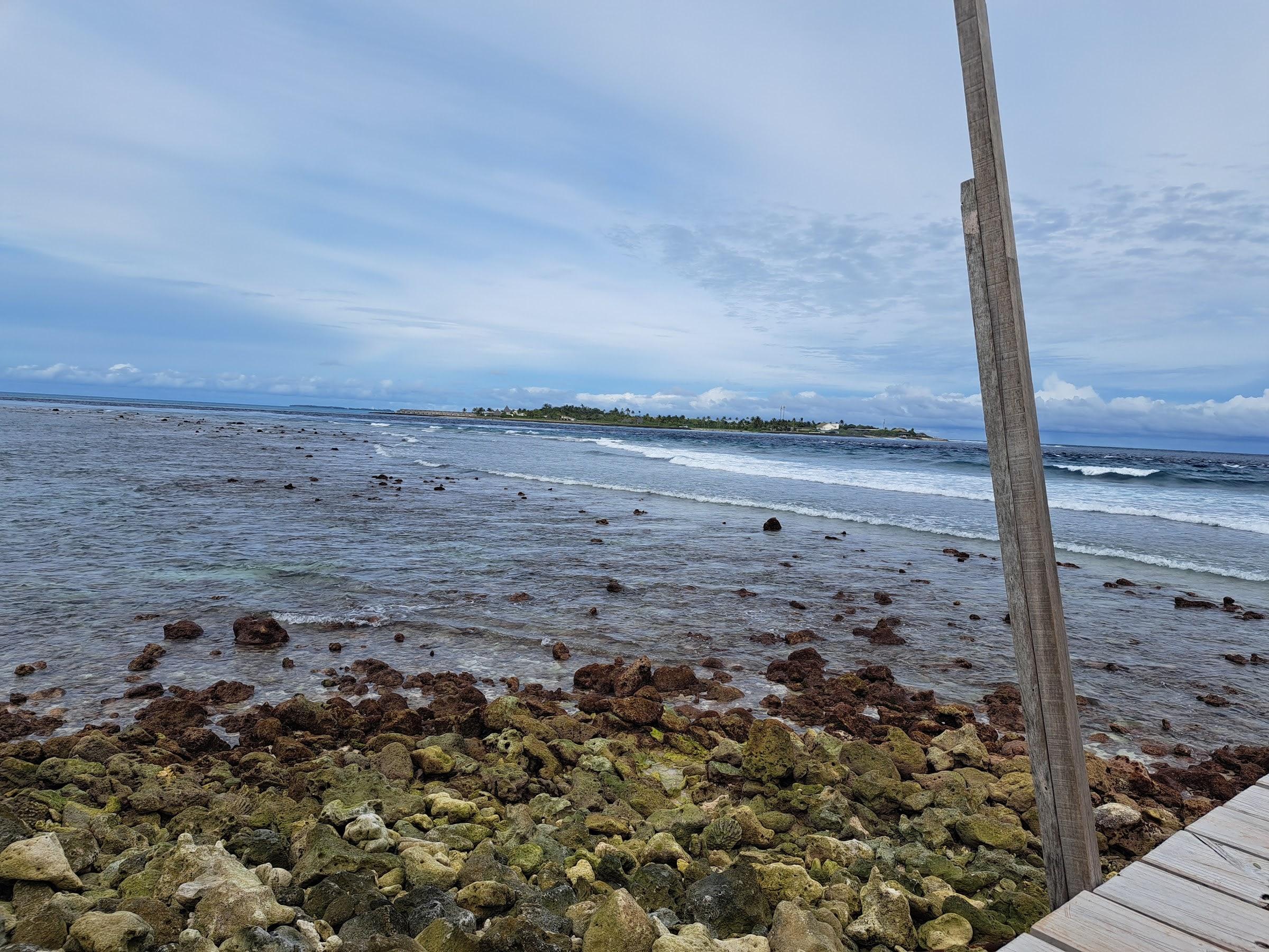 Cokes surf break, North Malé Atoll