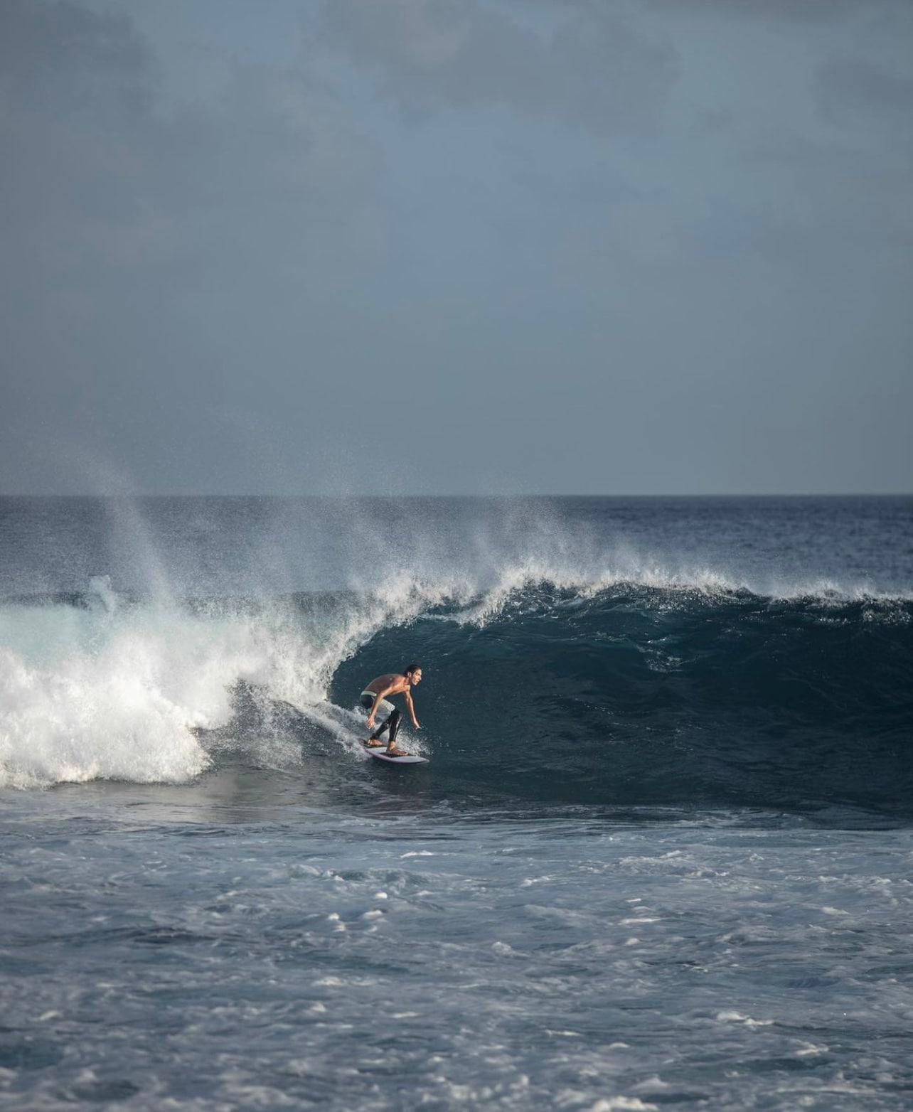 Lohis surf break, North Malé Atoll