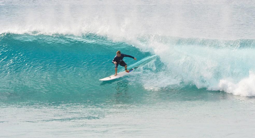 Quarters surf break, South Malé Atoll