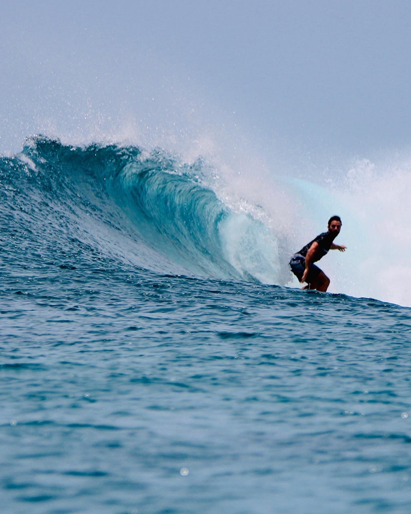 Sultans surf break, North Malé Atoll